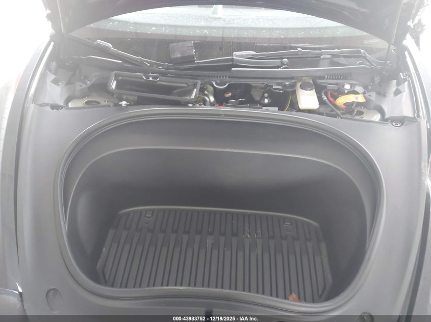 2025 Tesla Model 3 Long Range Rear-Wheel Drive/Standard Rear-Wheel Drive VIN: 5YJ3E1EAXSF995879 Lot: 43983752