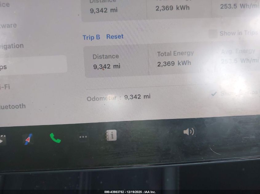 2025 Tesla Model 3 Long Range Rear-Wheel Drive/Standard Rear-Wheel Drive VIN: 5YJ3E1EAXSF995879 Lot: 43983752