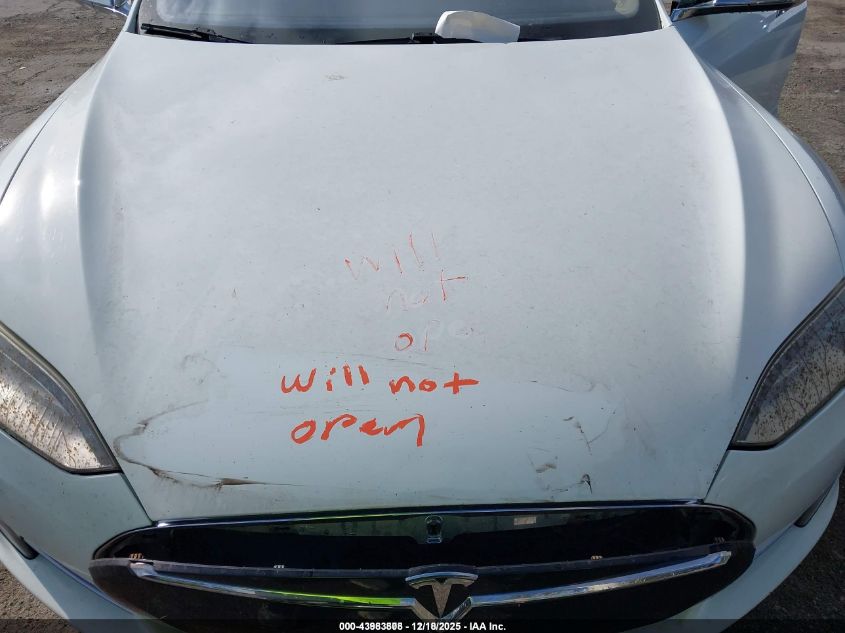 2014 Tesla Model S P85 VIN: 5YJSA1H10EFP65226 Lot: 43983808