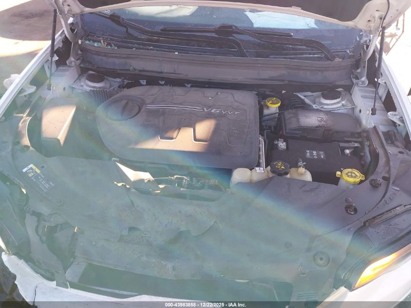 2019 Jeep Cherokee Latitude Plus 4X4 VIN: 1C4PJMLX8KD359880 Lot: 43983858