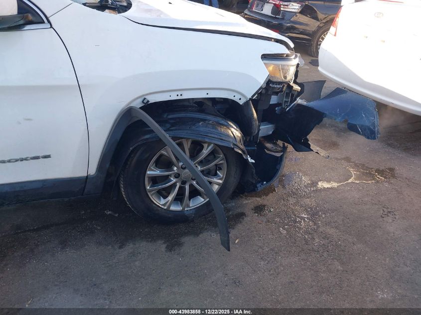 2019 Jeep Cherokee Latitude Plus 4X4 VIN: 1C4PJMLX8KD359880 Lot: 43983858