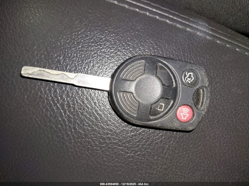 2018 Ford Focus Se VIN: 1FADP3F2XJL239102 Lot: 43984058