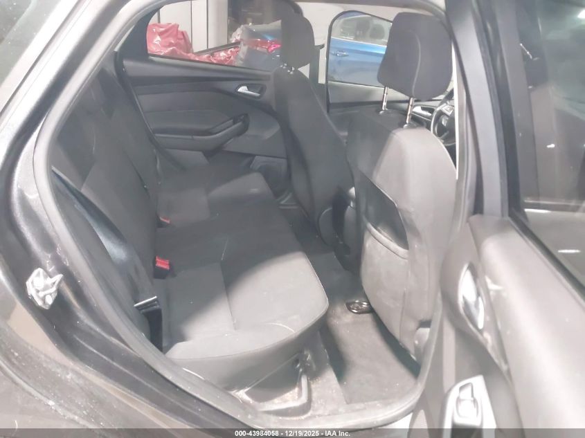 2018 Ford Focus Se VIN: 1FADP3F2XJL239102 Lot: 43984058