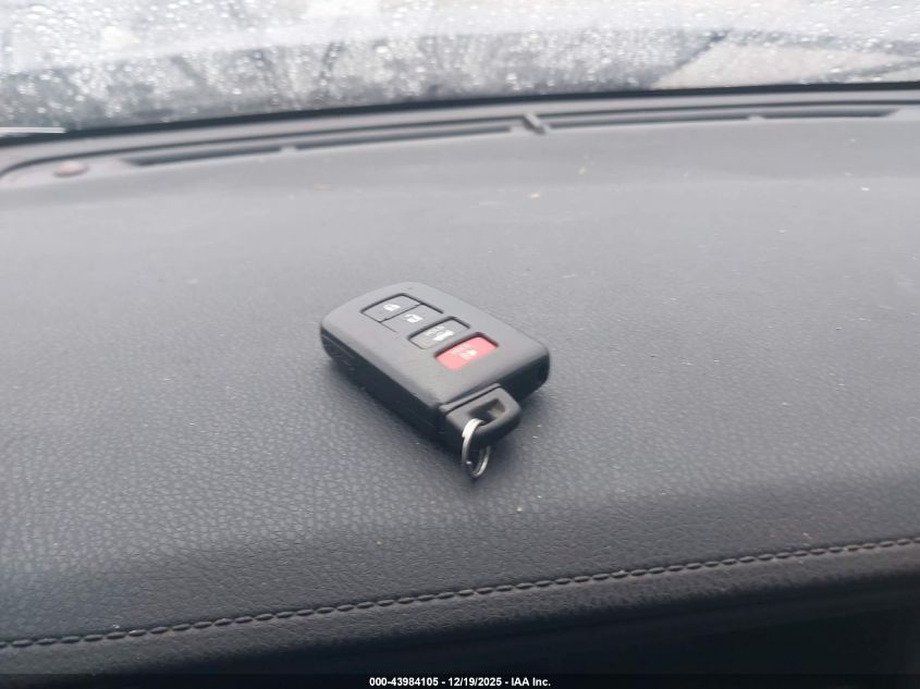 2017 Toyota Corolla Se VIN: 2T1BURHE1HC861531 Lot: 43984105