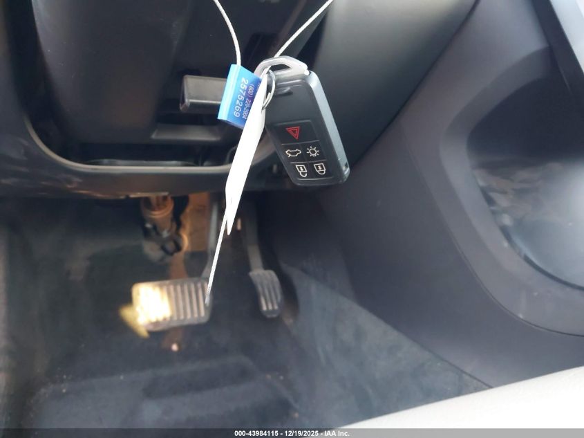 2017 Volvo S60 Inscription T5 VIN: LYV402TK5HB144183 Lot: 43984115