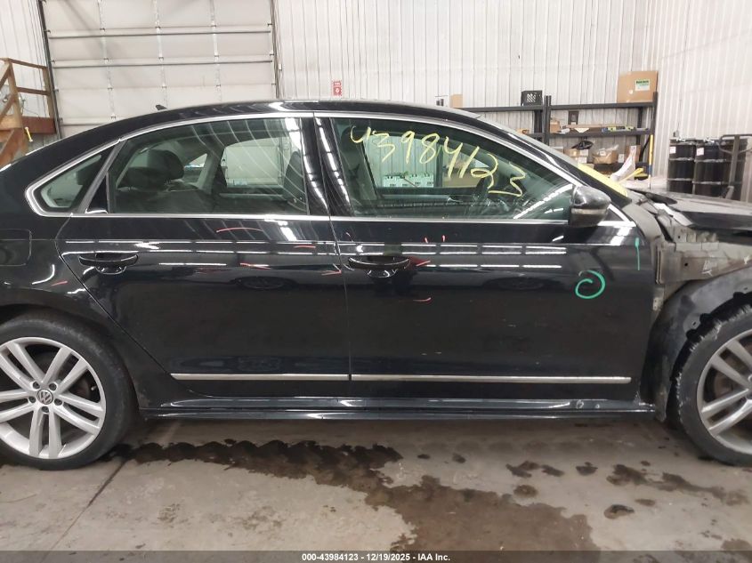 2017 Volkswagen Passat 1.8T R-Line VIN: 1VWDT7A31HC009727 Lot: 43984123