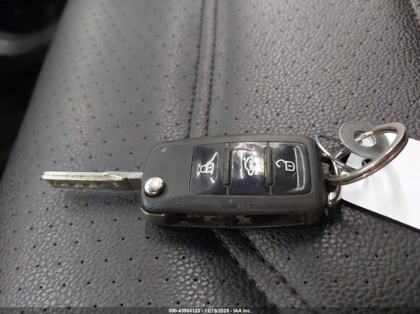 2017 Volkswagen Passat 1.8T R-Line VIN: 1VWDT7A31HC009727 Lot: 43984123