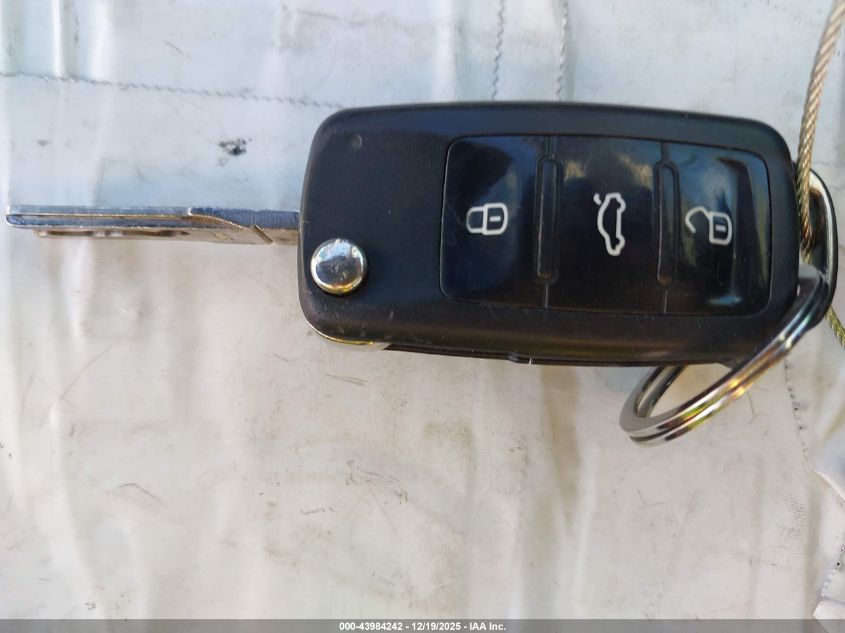 2018 Volkswagen Passat 2.0T R-Line/2.0T S VIN: 1VWAA7A38JC026605 Lot: 43984242