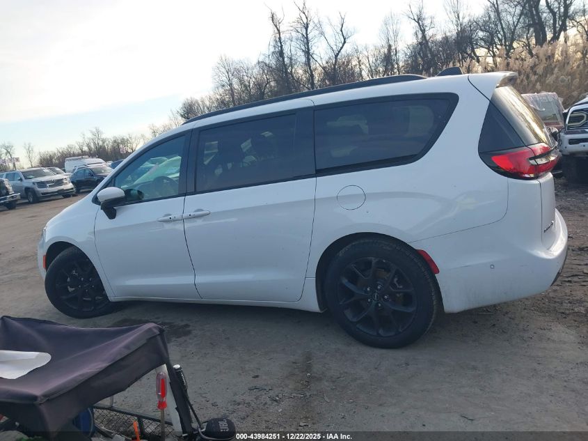 2023 Chrysler Pacifica Touring L VIN: 2C4RC1BG6PR628448 Lot: 43984251