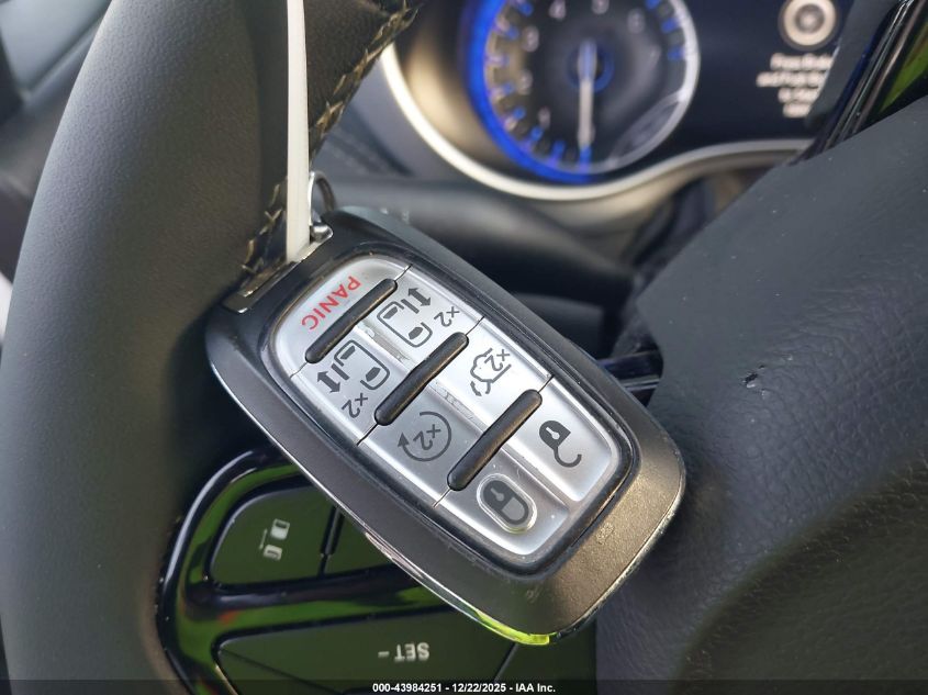 2023 Chrysler Pacifica Touring L VIN: 2C4RC1BG6PR628448 Lot: 43984251