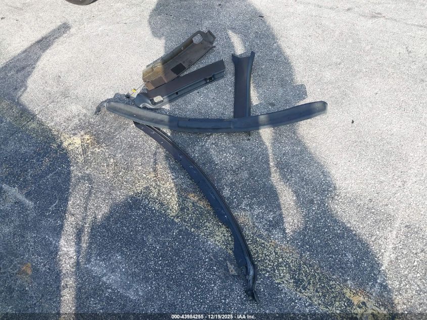 1998 Mercedes-Benz Sl 500 VIN: WDBFA67F3WF170104 Lot: 43984255