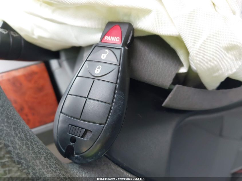 2008 Chrysler Town & Country Lx VIN: 2A8HR44H18R649591 Lot: 43984321