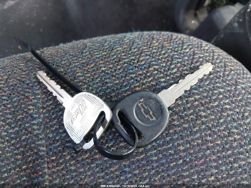 2002 Chevrolet Silverado 1500 VIN: 1GCEC14W72Z328144 Lot: 43984324