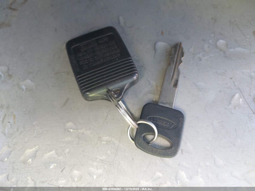 2010 Ford E-350 Super Duty Xl/Xlt VIN: 1FBNE3BL1ADA88670 Lot: 43984361