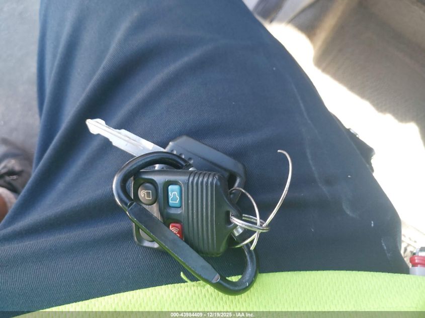 2010 Mercury Grand Marquis Ls (Fleet Only) VIN: 2MEBM7FV3AX616513 Lot: 43984409