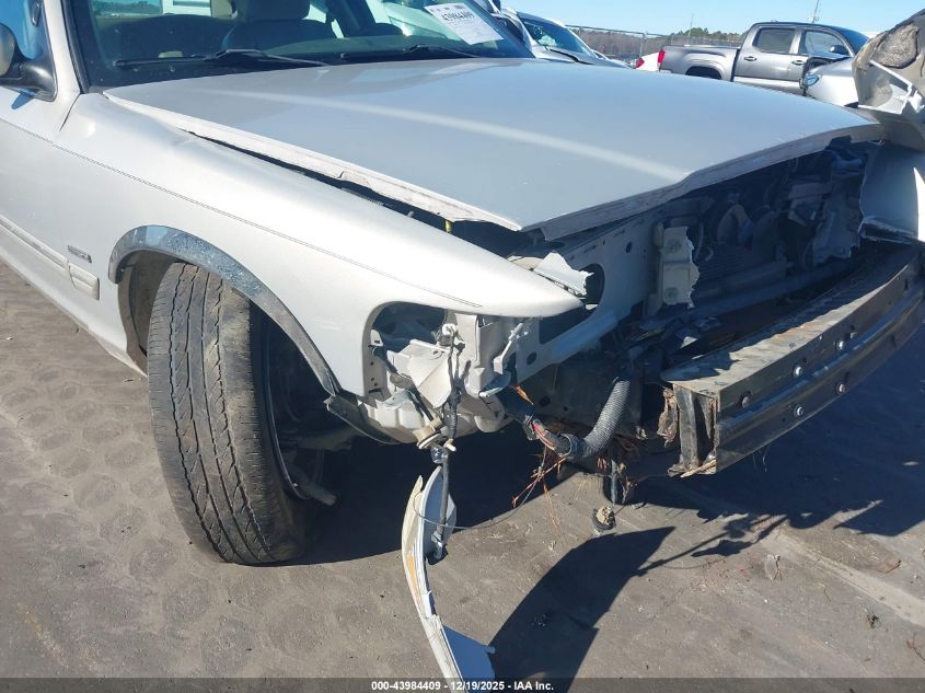 2010 Mercury Grand Marquis Ls (Fleet Only) VIN: 2MEBM7FV3AX616513 Lot: 43984409