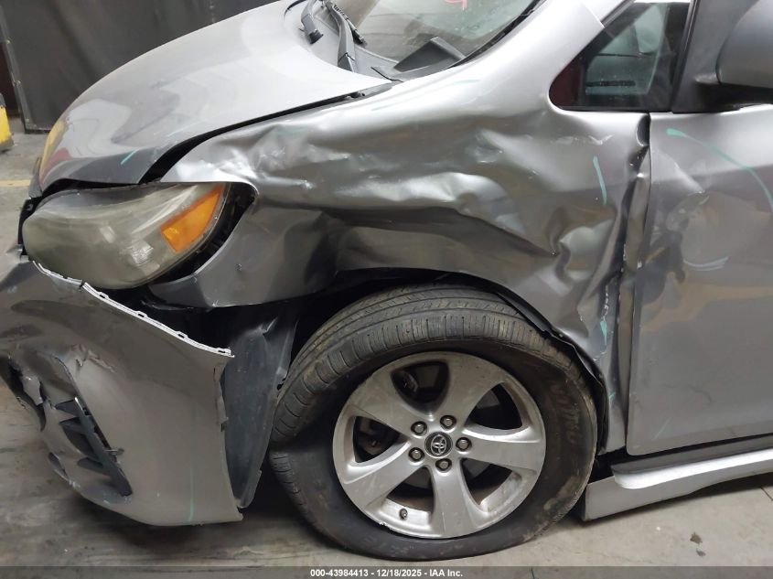 2018 Toyota Sienna Le 8 Passenger VIN: 5TDKZ3DCXJS937683 Lot: 43984413