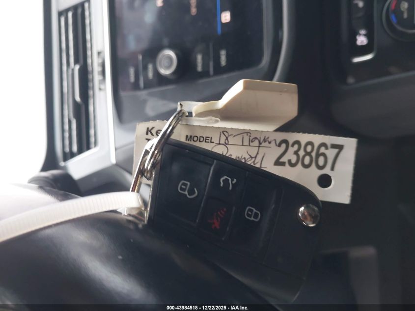 2018 Volkswagen Tiguan 2.0T Se/2.0T Sel VIN: 3VV3B7AXXJM017559 Lot: 43984518