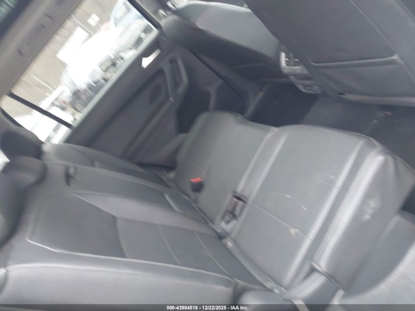 2018 Volkswagen Tiguan 2.0T Se/2.0T Sel VIN: 3VV3B7AXXJM017559 Lot: 43984518