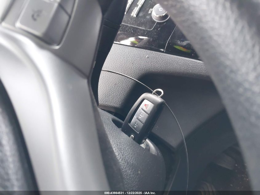 2015 Nissan Rogue S VIN: KNMAT2MV5FP591911 Lot: 43984531