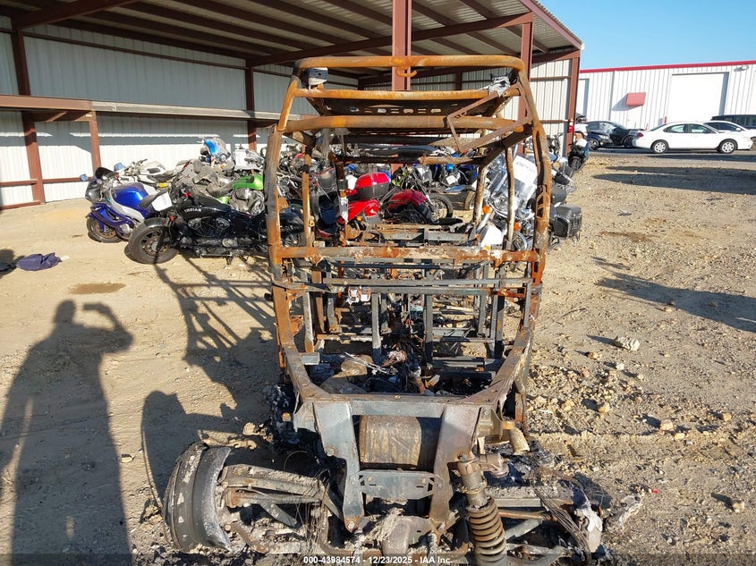 2023 CAN-AM/ BRP COMMANDER CAN-AM MAX XT 2