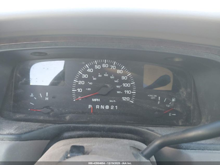 2001 Lincoln Town Car Executive VIN: 1LNHM81W91Y612804 Lot: 43984654