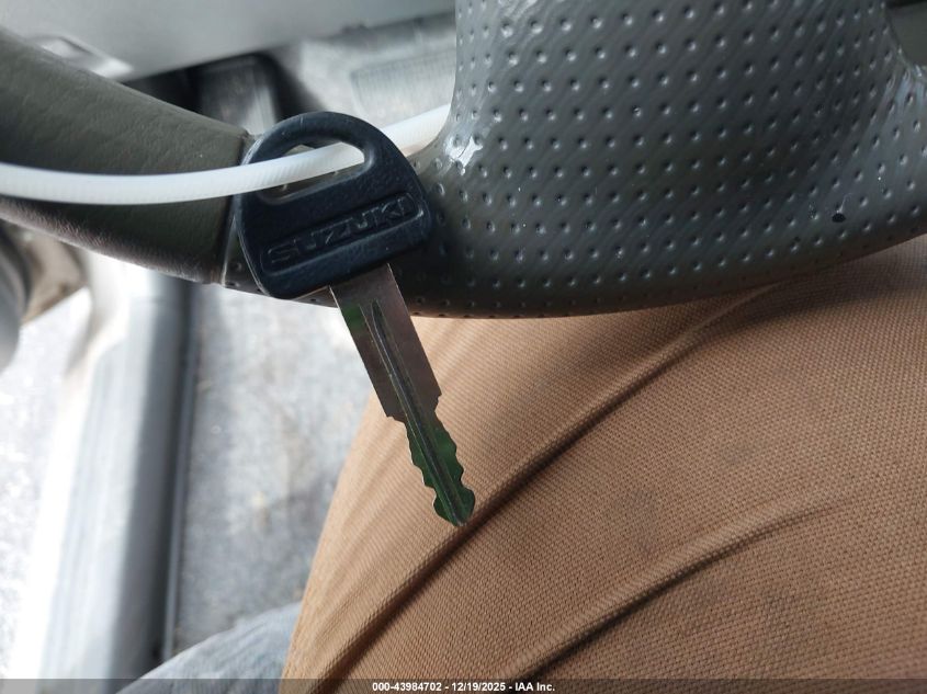 2001 Suzuki Grand Vitara Xl-7 Plus/Standard/Touring VIN: JS3TX92V814111476 Lot: 43984702