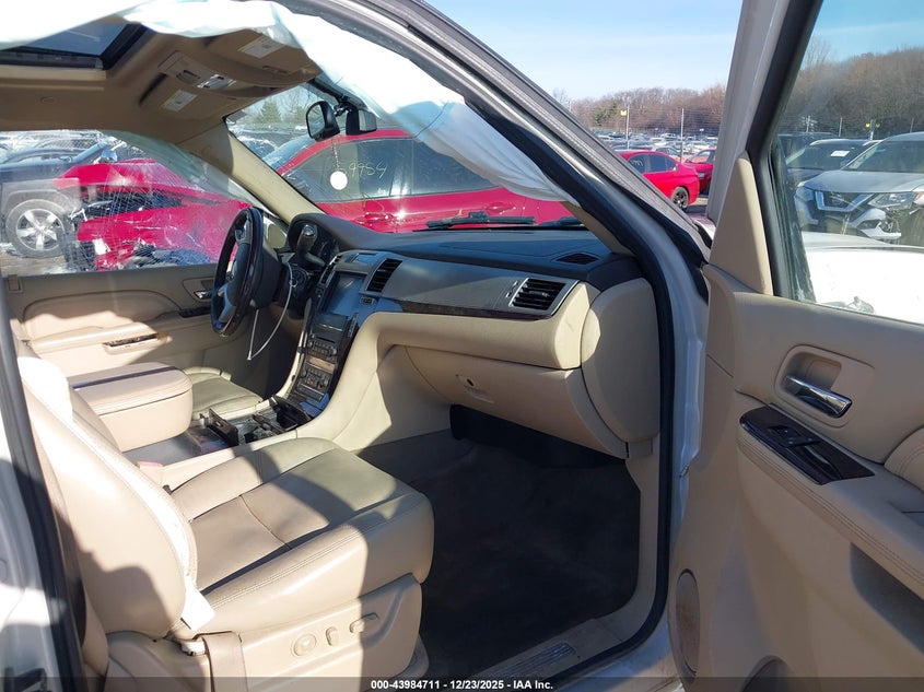 2011 Cadillac Escalade Luxury