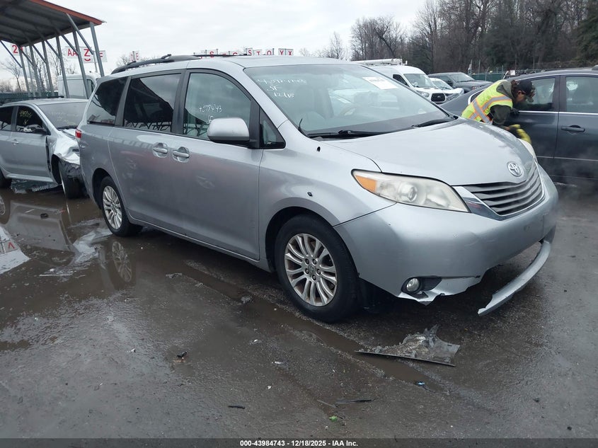 2012 Toyota Sienna 3.5 Xle V6 8 Passenger Silver Lot 111043984743 Vin 5TDYK3DCXCS178972