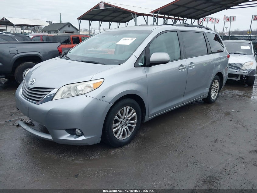 2012 Toyota Sienna 3.5 Xle V6 8 Passenger Silver Lot 111043984743 Vin 5TDYK3DCXCS178972