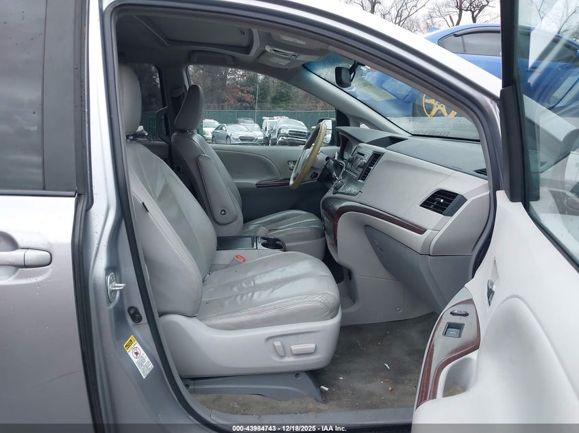 2012 Toyota Sienna 3.5 Xle V6 8 Passenger Silver Lot 111043984743 Vin 5TDYK3DCXCS178972