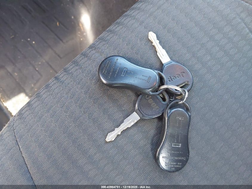 2004 Jeep Liberty Sport VIN: 1J4GK48K84W236415 Lot: 43984751