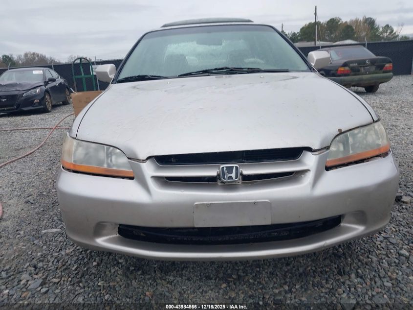 1998 Honda Accord Ex VIN: 1HGCG5656WA257578 Lot: 43984866