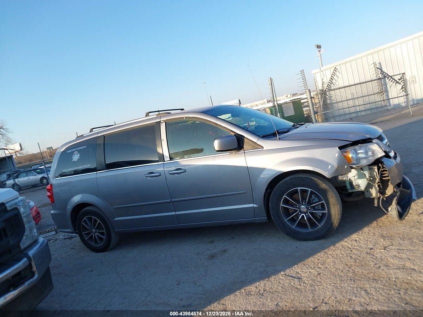 VIN 2C4RDGCG2HR801964 2017 DODGE GRAND CARAVAN SXT