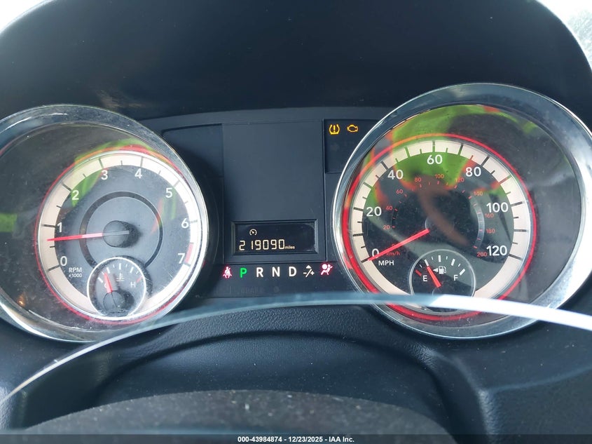 VIN 2C4RDGCG2HR801964 2017 DODGE GRAND CARAVAN SXT