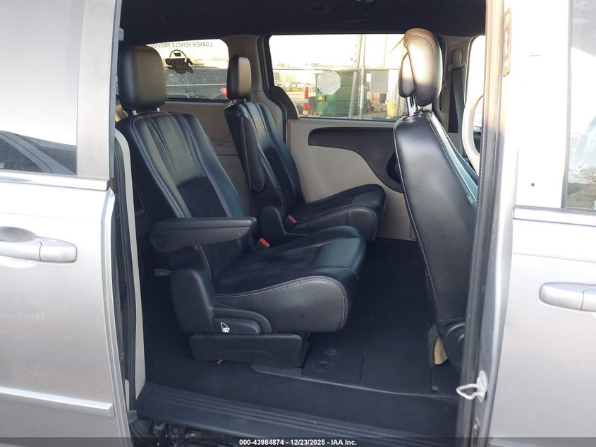 VIN 2C4RDGCG2HR801964 2017 DODGE GRAND CARAVAN SXT