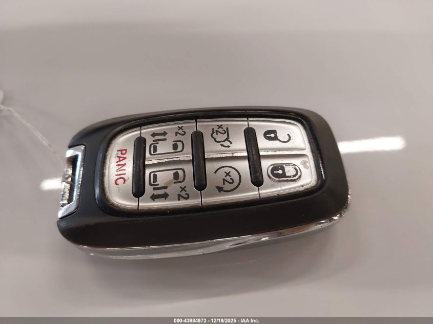 2023 Chrysler Pacifica Touring L VIN: 2C4RC1BG8PR624031 Lot: 43984973