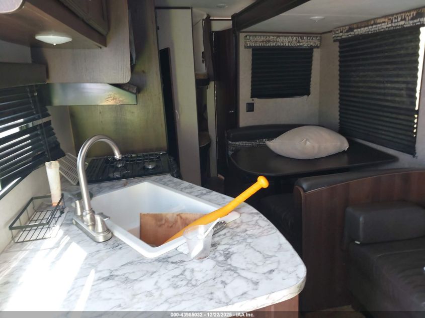 2018 Other Other VIN: 1UJBJ0BP6J75W0176 Lot: 43985032