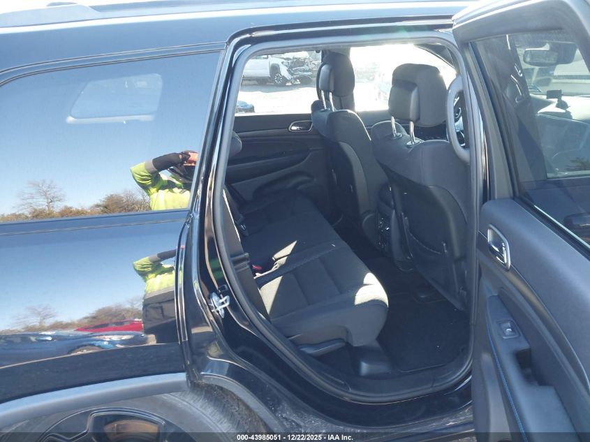 2018 Jeep Grand Cherokee Upland 4X4 VIN: 1C4RJFAG7JC352897 Lot: 43985051