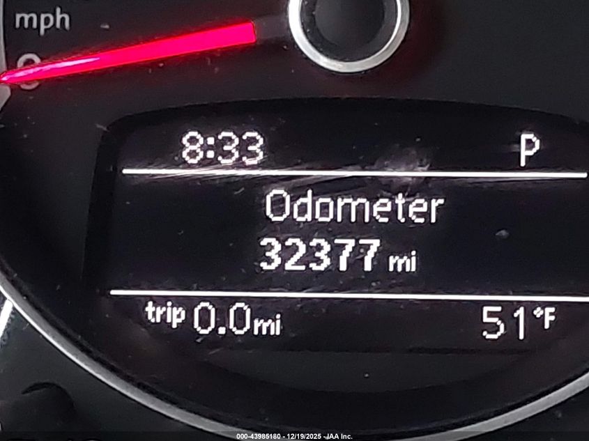 2015 Volkswagen Beetle 1.8T VIN: 3VWJ17AT2FM642581 Lot: 43985180