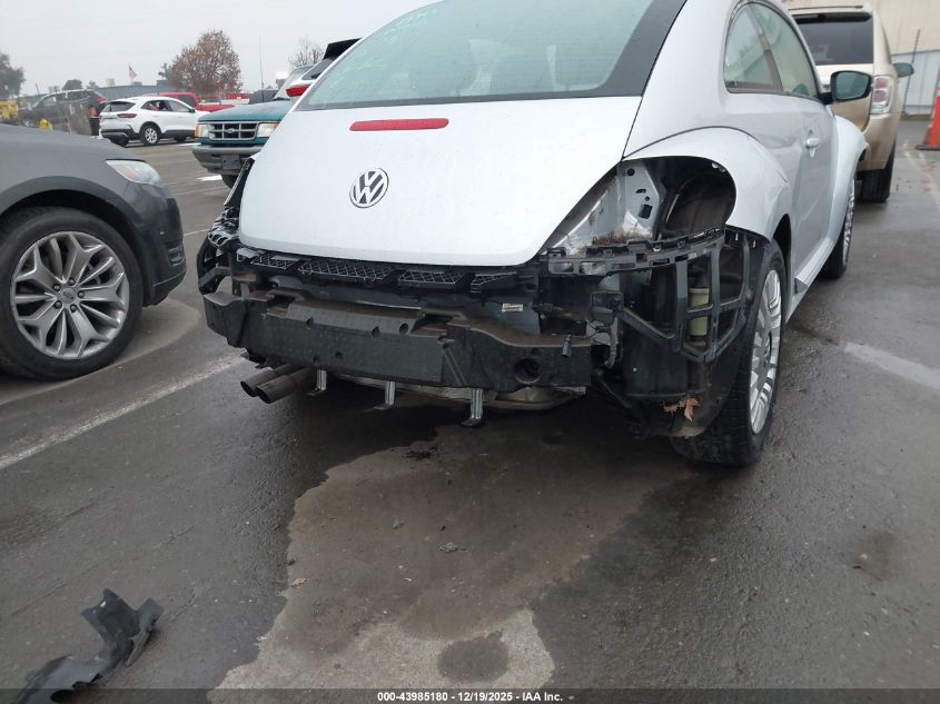2015 Volkswagen Beetle 1.8T VIN: 3VWJ17AT2FM642581 Lot: 43985180