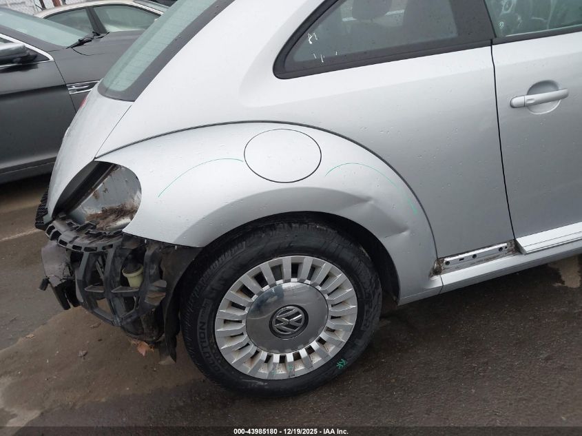 2015 Volkswagen Beetle 1.8T VIN: 3VWJ17AT2FM642581 Lot: 43985180