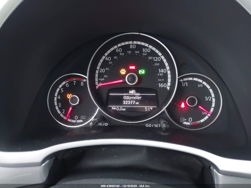 2015 Volkswagen Beetle 1.8T VIN: 3VWJ17AT2FM642581 Lot: 43985180