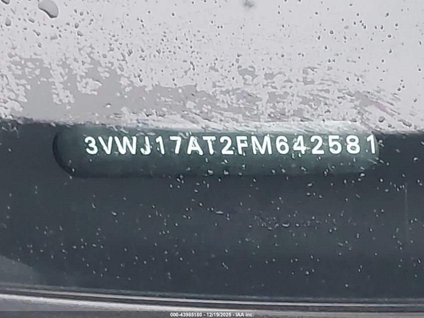 2015 Volkswagen Beetle 1.8T VIN: 3VWJ17AT2FM642581 Lot: 43985180