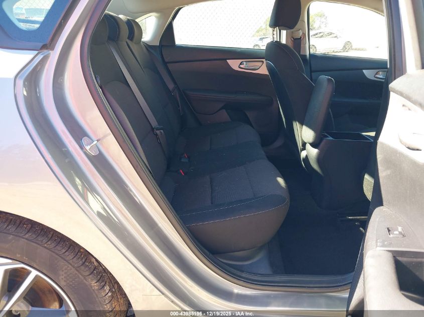 2024 Kia Forte Lxs VIN: 3KPF24AD6RE772570 Lot: 43985196