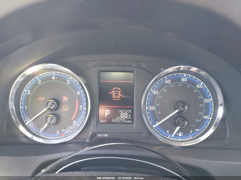 2018 Toyota Corolla Le VIN: 5YFBURHE5JP764242 Lot: 43985252