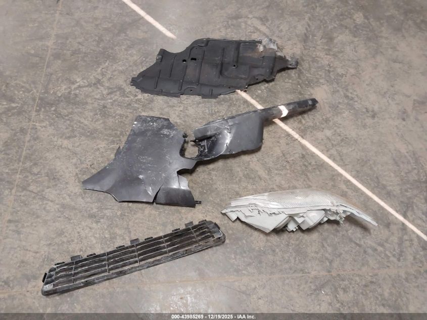 2010 Toyota Camry Le VIN: 4T1BF3EK1AU105686 Lot: 43985269