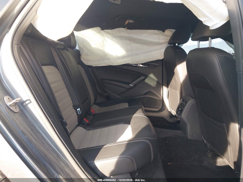 VIN 1VWJM7A32JC040295 2018 VOLKSWAGEN PASSAT 3.6L V6 GT