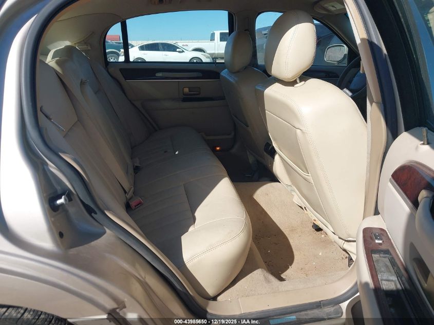 2007 Lincoln Town Car Signature VIN: 1LNHM81WX7Y639308 Lot: 43985650