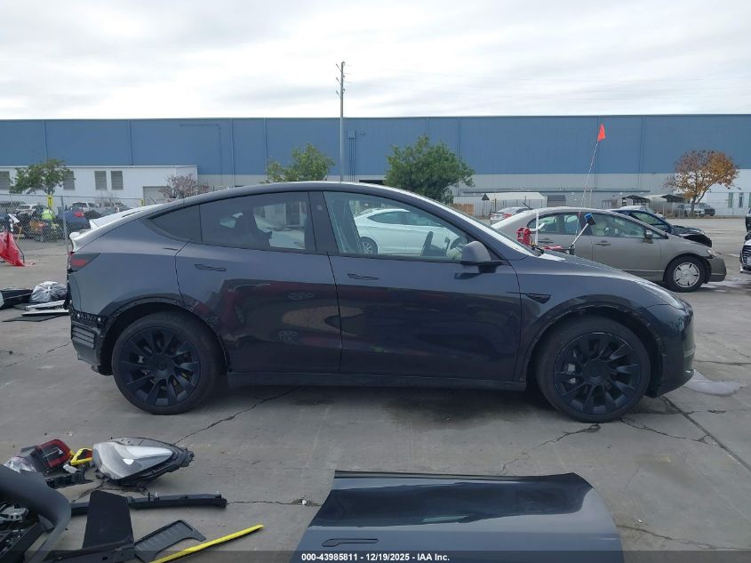 2024 Tesla Model Y Long Range Dual Motor All-Wheel Drive VIN: 7SAYGDEE9RF071449 Lot: 43985811